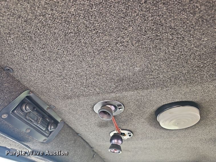 image for item EJ6301 1992 International 9400 semi truck