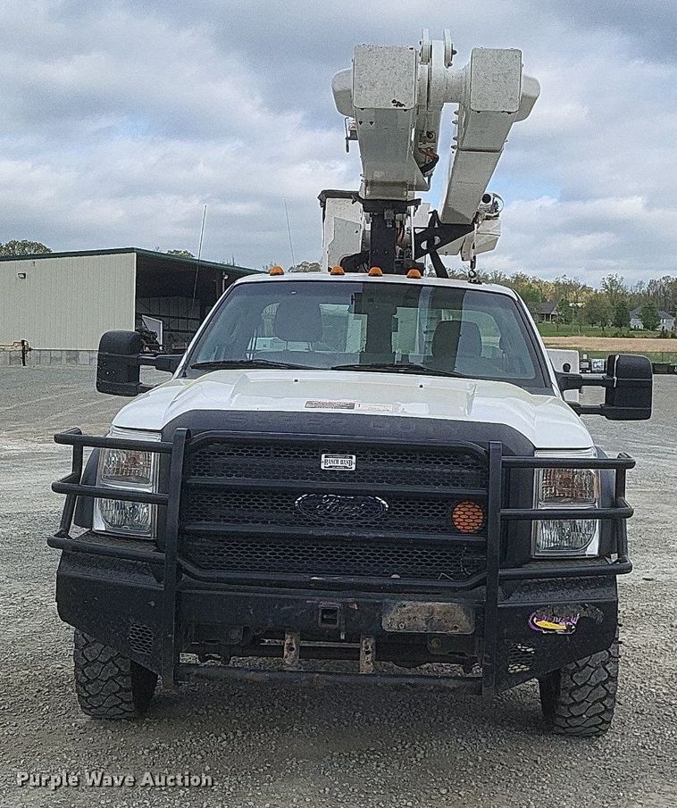 image for item EJ7915 2013 Ford F550 Super Duty XL bucket truck