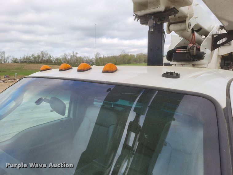 image for item EJ7915 2013 Ford F550 Super Duty XL bucket truck