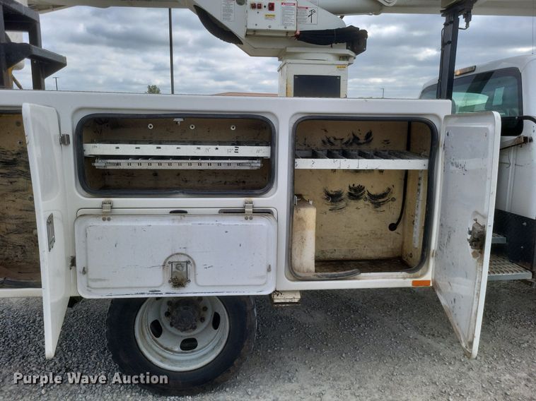 image for item EJ7915 2013 Ford F550 Super Duty XL bucket truck