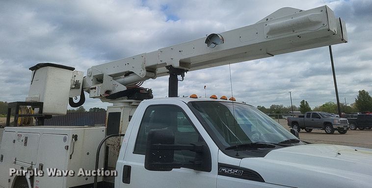 image for item EJ7915 2013 Ford F550 Super Duty XL bucket truck
