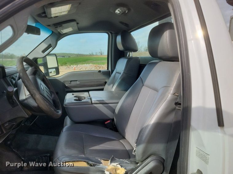 image for item EJ7915 2013 Ford F550 Super Duty XL bucket truck