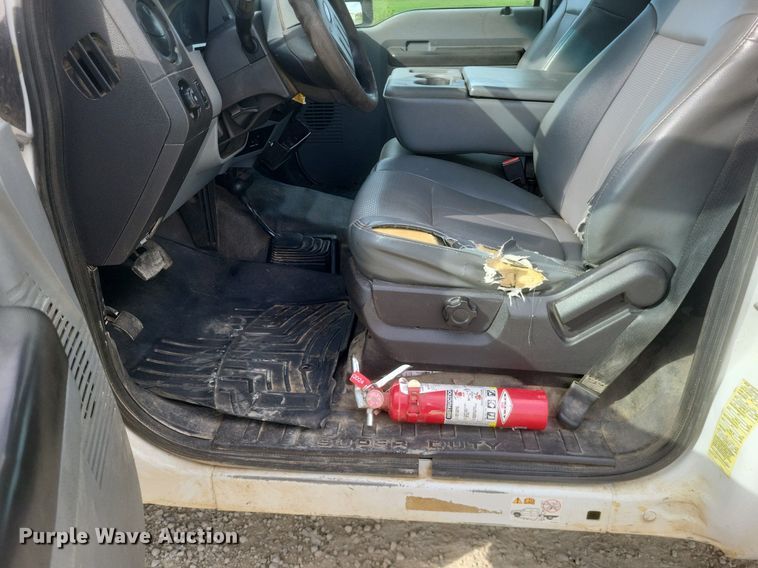 image for item EJ7915 2013 Ford F550 Super Duty XL bucket truck