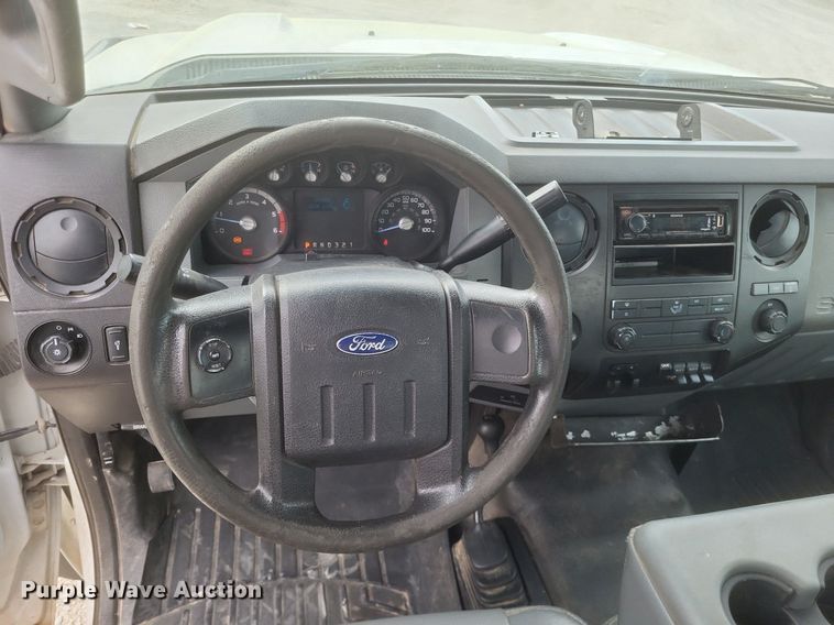 image for item EJ7915 2013 Ford F550 Super Duty XL bucket truck