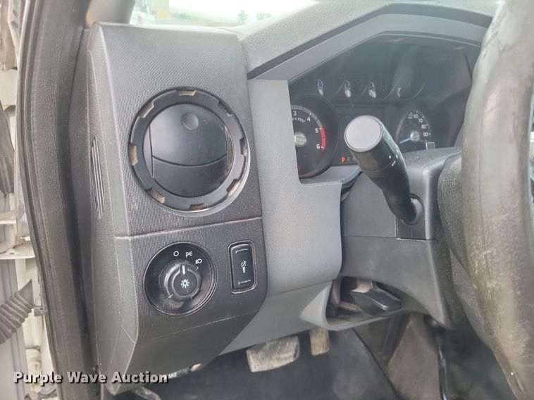 image for item EJ7915 2013 Ford F550 Super Duty XL bucket truck