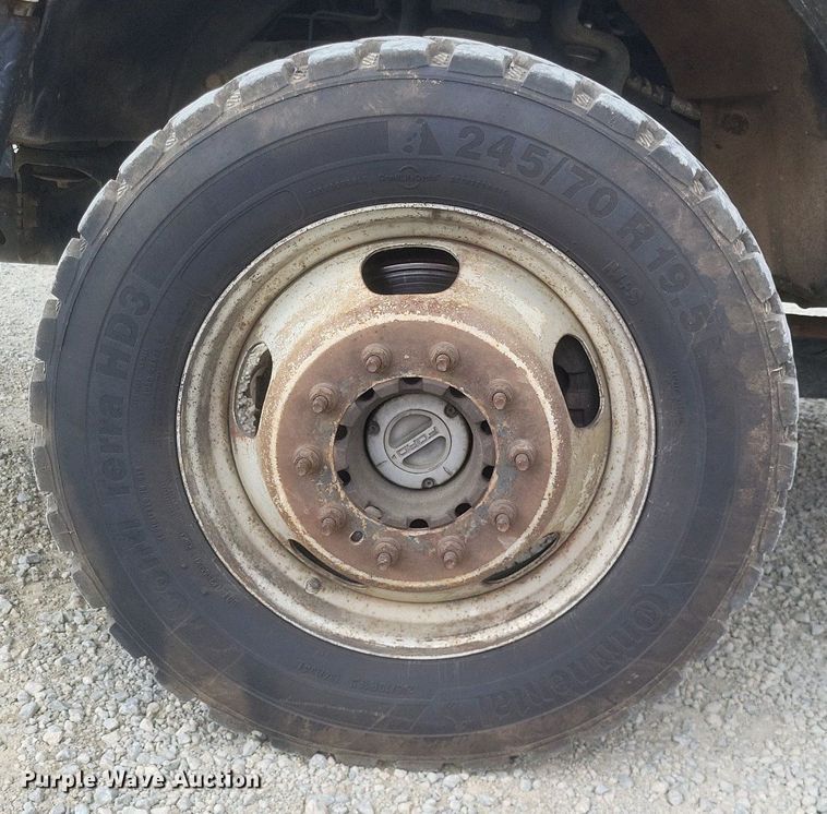 image for item EJ7915 2013 Ford F550 Super Duty XL bucket truck