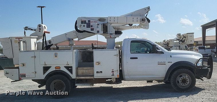 image for item EJ7916 2016 Dodge Ram 5500HD  bucket truck