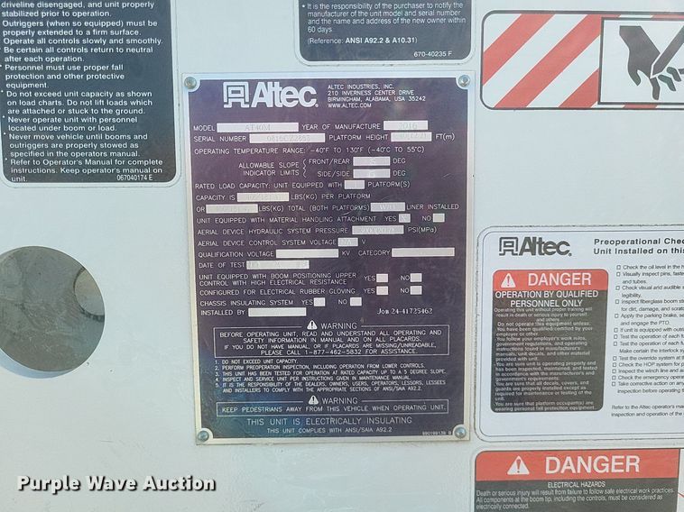 image for item EJ7916 2016 Dodge Ram 5500HD  bucket truck