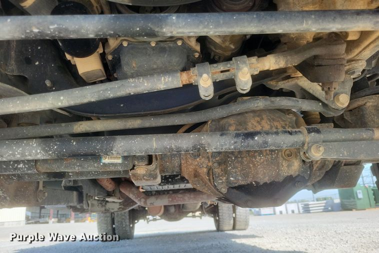 image for item EJ7916 2016 Dodge Ram 5500HD  bucket truck