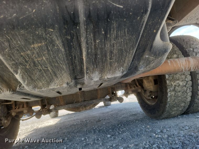 image for item EJ7916 2016 Dodge Ram 5500HD  bucket truck