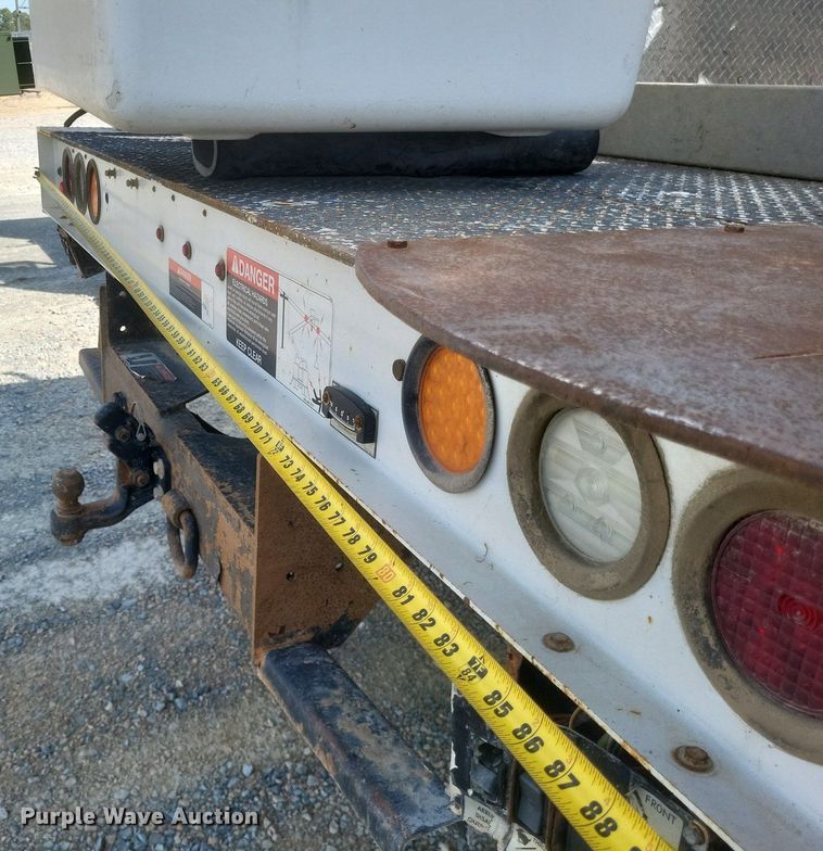 image for item EJ7916 2016 Dodge Ram 5500HD  bucket truck