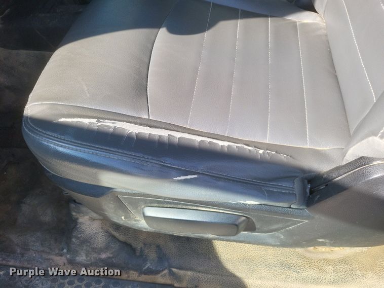 image for item EJ7916 2016 Dodge Ram 5500HD  bucket truck