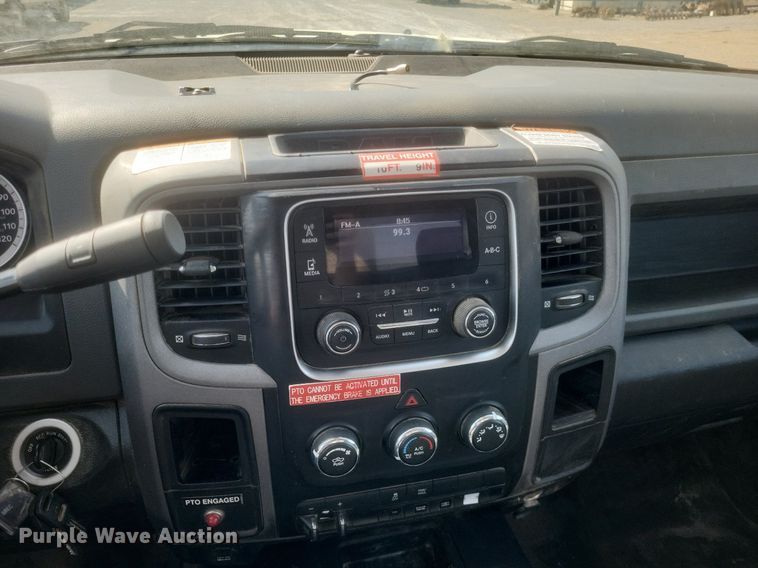 image for item EJ7916 2016 Dodge Ram 5500HD  bucket truck