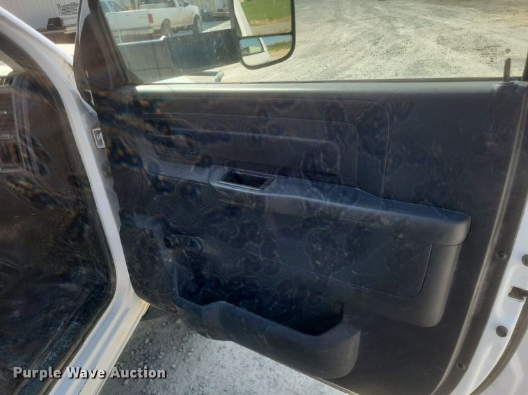 image for item EJ7916 2016 Dodge Ram 5500HD  bucket truck