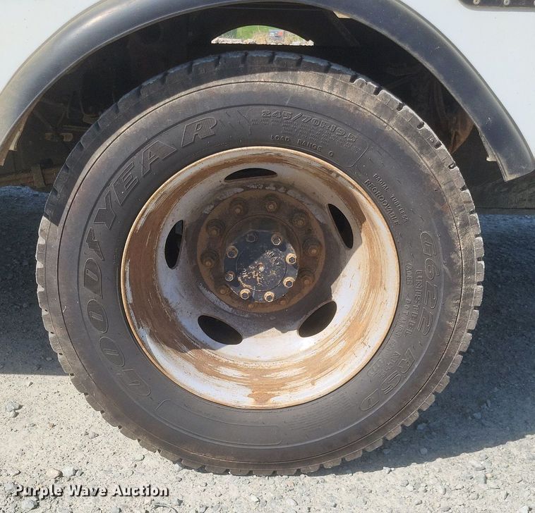 image for item EJ7916 2016 Dodge Ram 5500HD  bucket truck