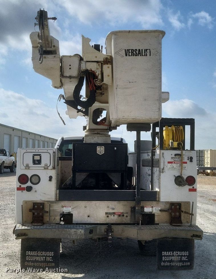 image for item EJ7918 2017 Ford F550 Super Duty XL bucket truck