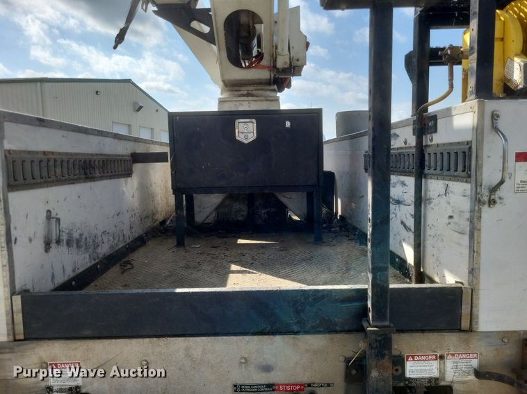 image for item EJ7918 2017 Ford F550 Super Duty XL bucket truck