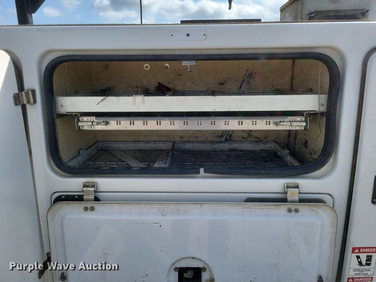 image for item EJ7918 2017 Ford F550 Super Duty XL bucket truck