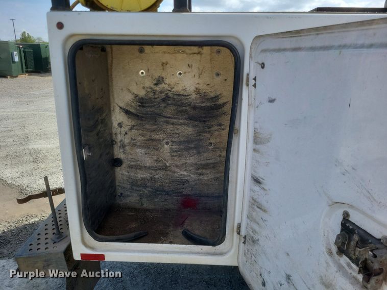 image for item EJ7918 2017 Ford F550 Super Duty XL bucket truck