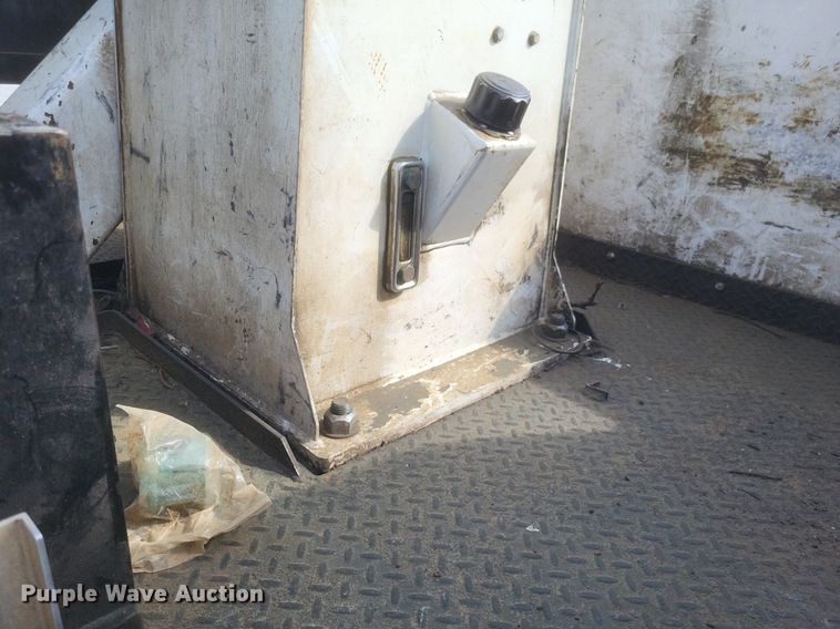 image for item EJ7918 2017 Ford F550 Super Duty XL bucket truck