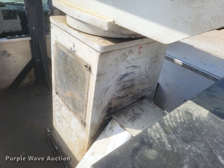 image for item EJ7918 2017 Ford F550 Super Duty XL bucket truck