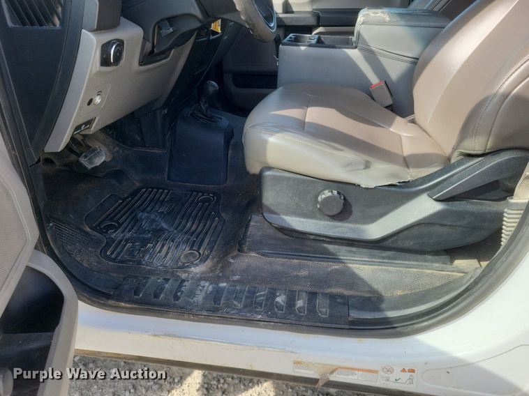 image for item EJ7918 2017 Ford F550 Super Duty XL bucket truck