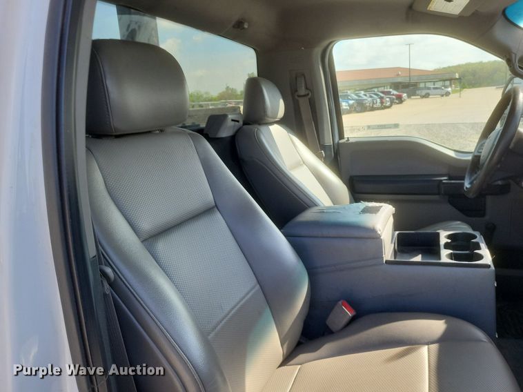 image for item EJ7918 2017 Ford F550 Super Duty XL bucket truck