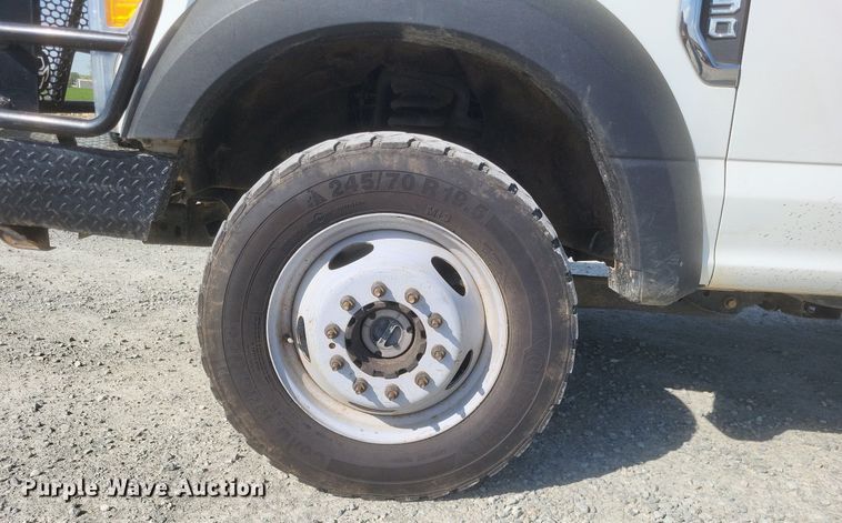 image for item EJ7918 2017 Ford F550 Super Duty XL bucket truck