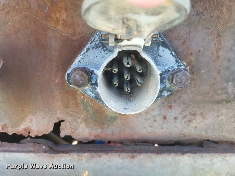 image for item EJ7920 1985 Utility Trailer flatbed trailer