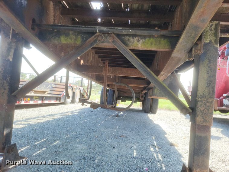 image for item EJ7920 1985 Utility Trailer flatbed trailer