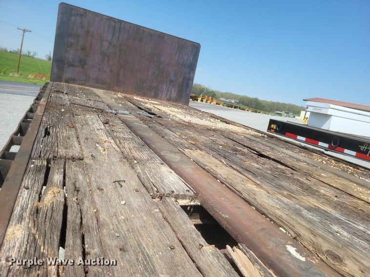 image for item EJ7920 1985 Utility Trailer flatbed trailer