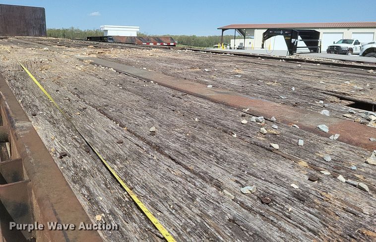 image for item EJ7920 1985 Utility Trailer flatbed trailer