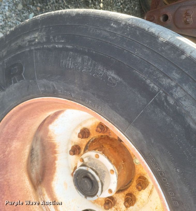 image for item EJ7920 1985 Utility Trailer flatbed trailer