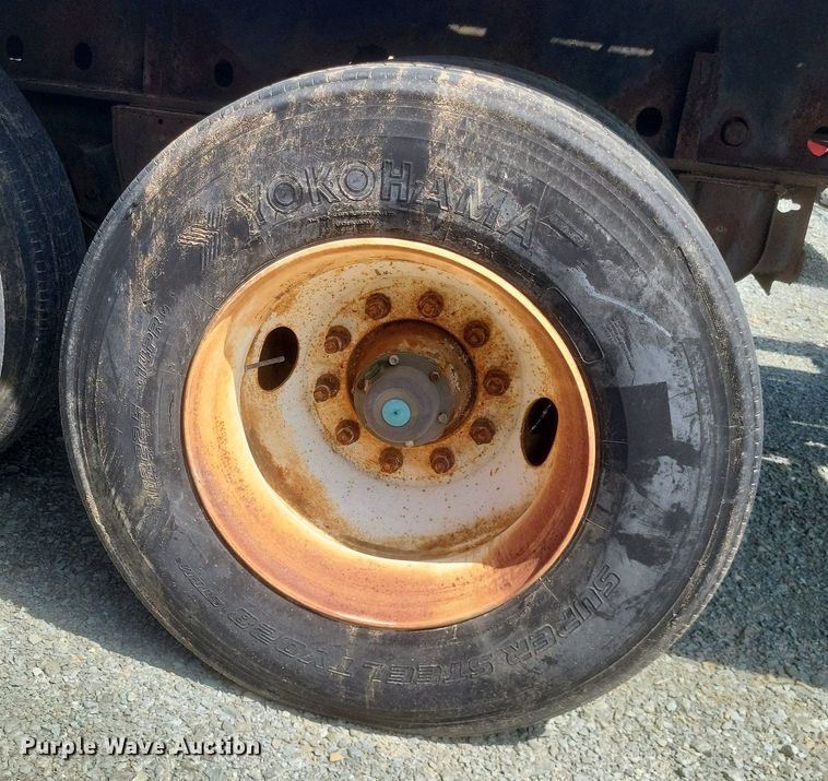 image for item EJ7920 1985 Utility Trailer flatbed trailer