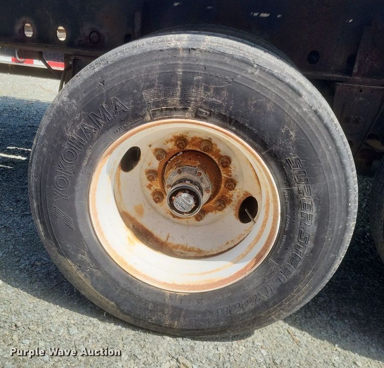 image for item EJ7920 1985 Utility Trailer flatbed trailer