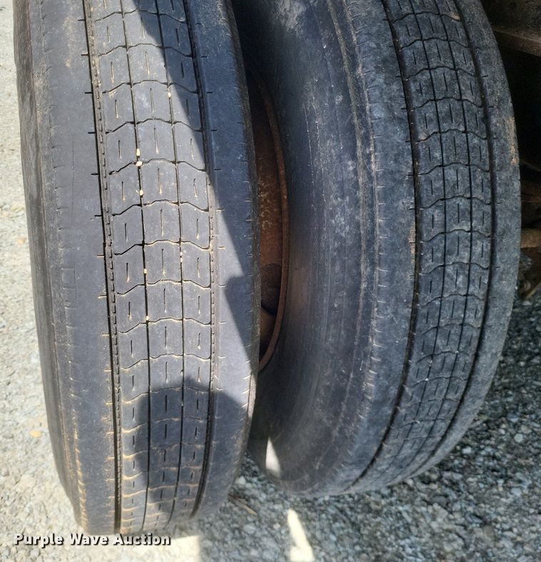 image for item EJ7920 1985 Utility Trailer flatbed trailer