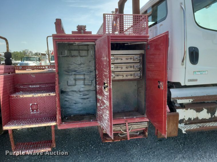 image for item EJ7921 2012 Freightliner Business Class M2 digger derrick truck