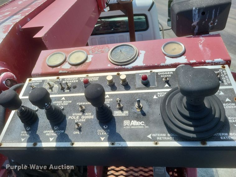 image for item EJ7921 2012 Freightliner Business Class M2 digger derrick truck