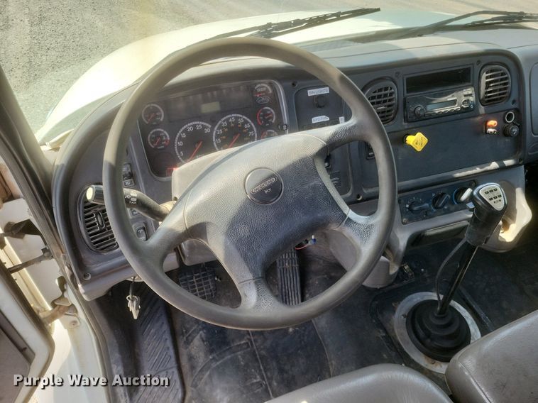 image for item EJ7921 2012 Freightliner Business Class M2 digger derrick truck