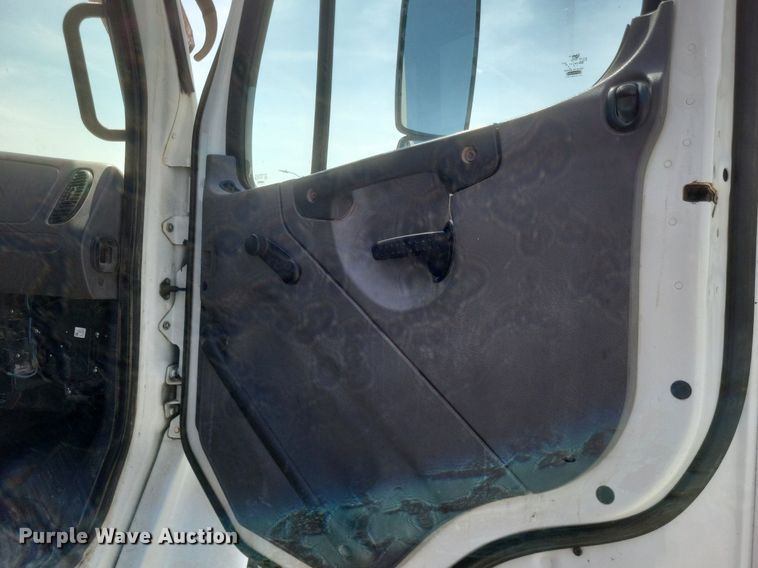 image for item EJ7921 2012 Freightliner Business Class M2 digger derrick truck