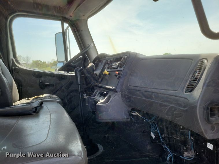 image for item EJ7921 2012 Freightliner Business Class M2 digger derrick truck