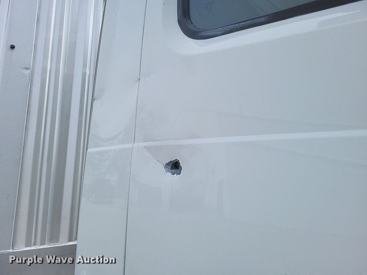 image for item EJ7947 2013 Volvo VNL grain truck