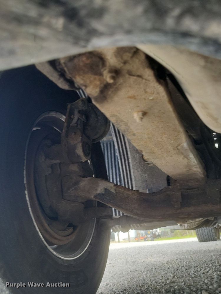 image for item EJ7947 2013 Volvo VNL grain truck