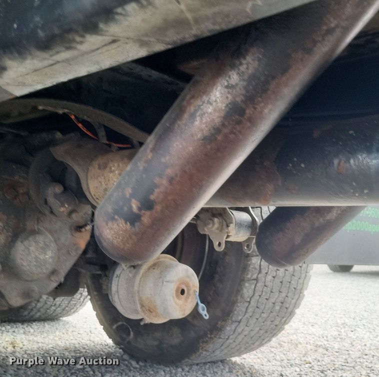 image for item EJ7947 2013 Volvo VNL grain truck