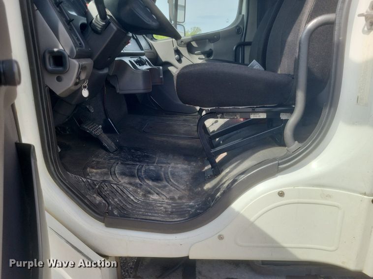 image for item EJ7948 2012 Freightliner  Business Class M2 box truck