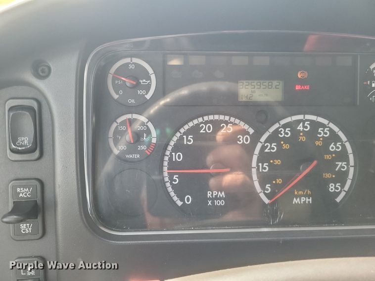 image for item EJ7948 2012 Freightliner  Business Class M2 box truck