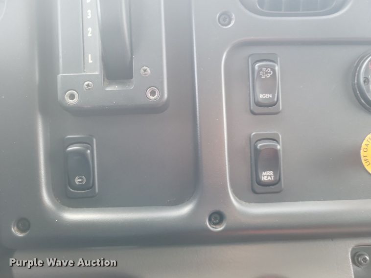 image for item EJ7948 2012 Freightliner  Business Class M2 box truck