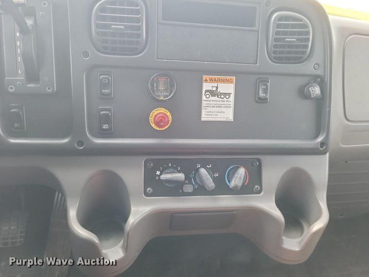 image for item EJ7948 2012 Freightliner  Business Class M2 box truck