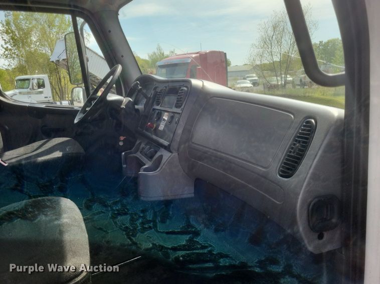 image for item EJ7948 2012 Freightliner  Business Class M2 box truck