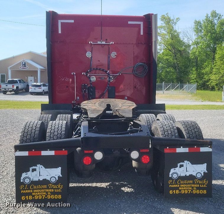 image for item EJ7949 2019 Peterbilt  567 semi truck